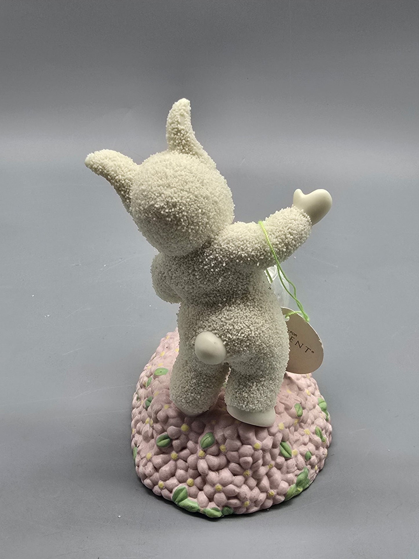 Department 56 Bunny Bunnies Figurine – Bunny with Heart-Shaped Snow Globe