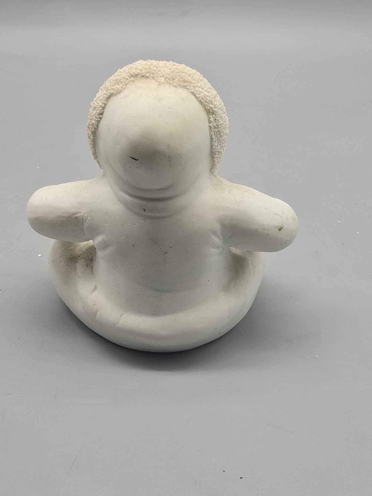 Vintage Eskimo Figurine with Beehive Pot – Porcelain Bisque