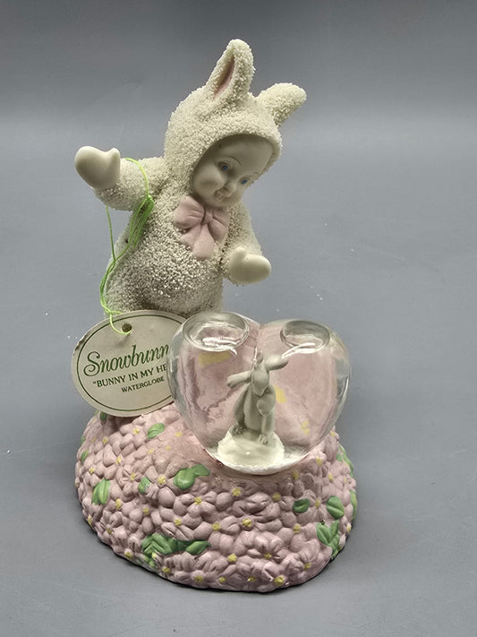 Department 56 Bunny Bunnies Figurine – Bunny with Heart-Shaped Snow Globe