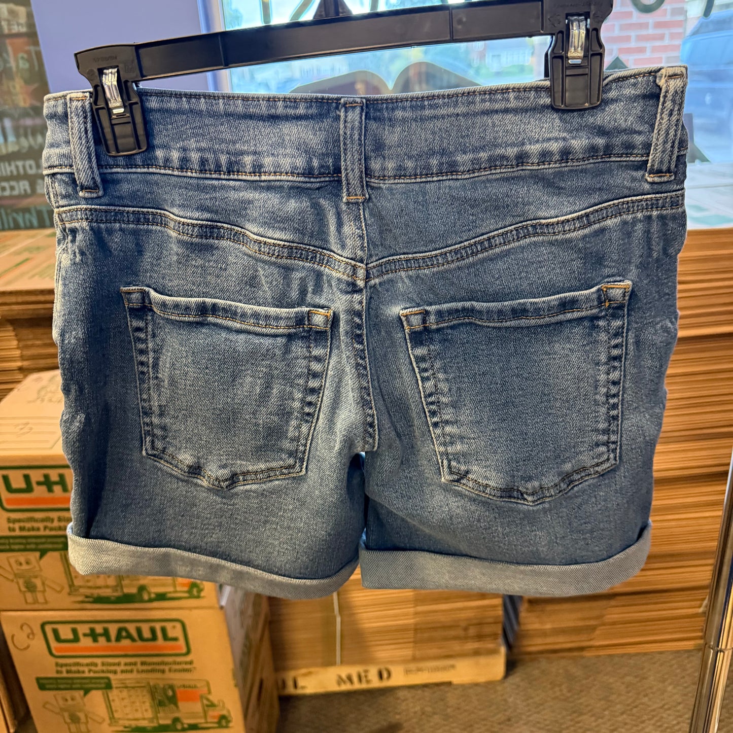 MAURICES WOMENS JEAN SHORTS SZ2