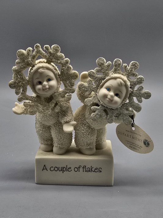 Department 56 Snowbabies Figurine – A Couple of Flakes (2002)