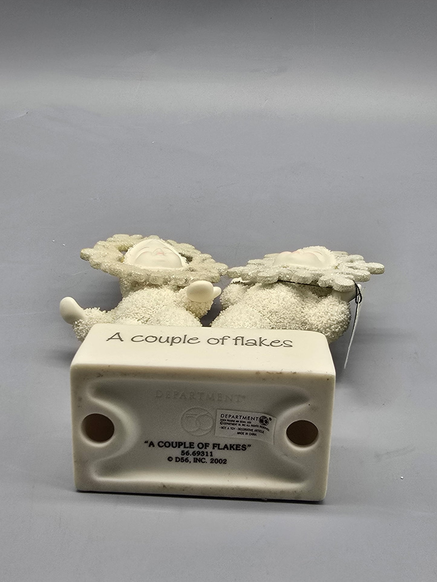 Department 56 Snowbabies Figurine – A Couple of Flakes (2002)