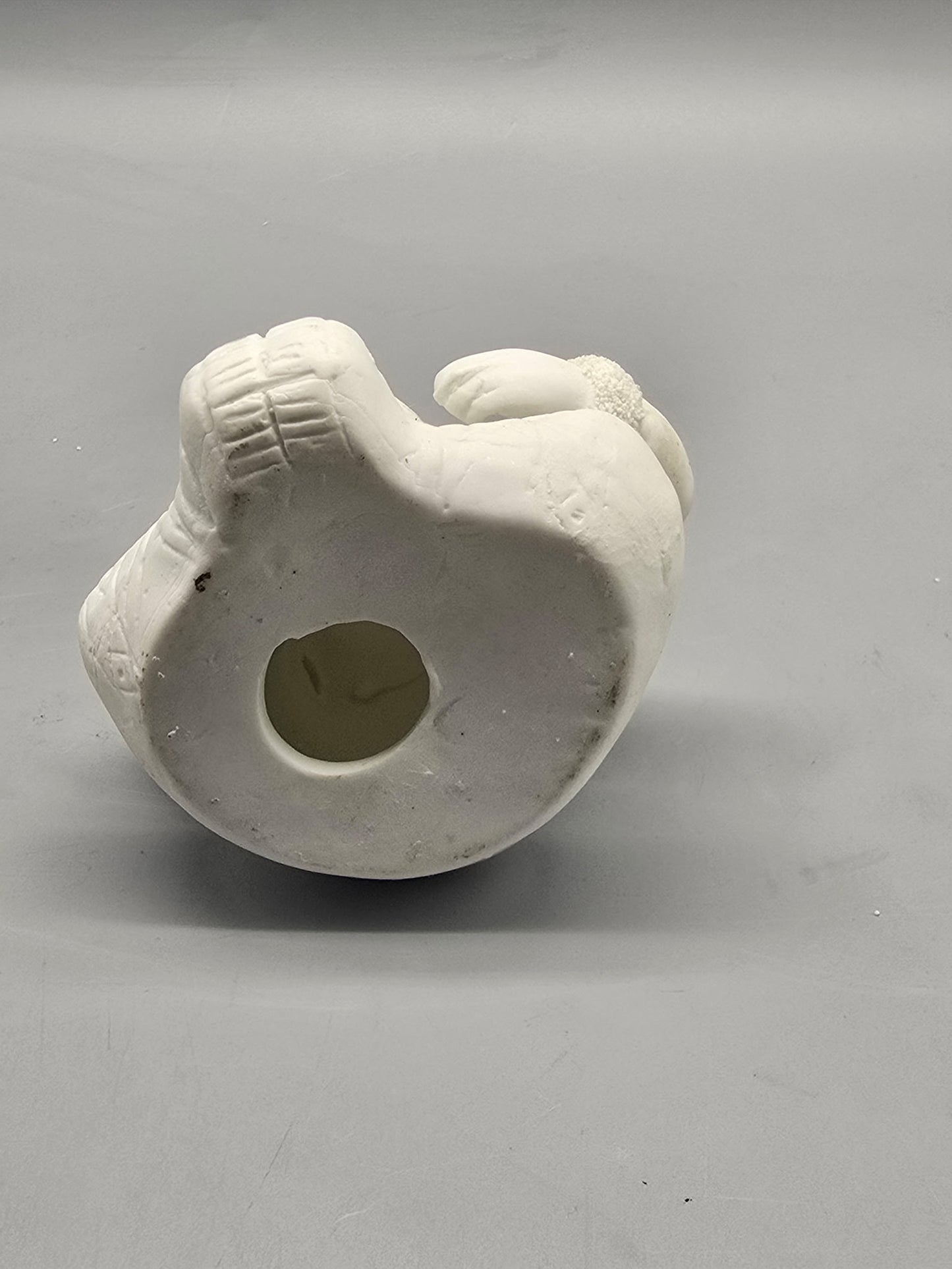 Vintage Eskimo Figurine with Beehive Pot – Porcelain Bisque